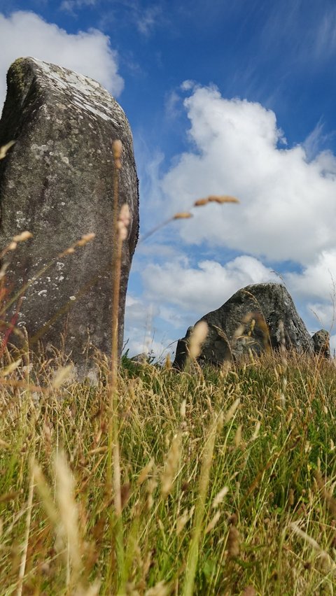 <b>Pengertian Menhir Menurut Berbagai Pendekatan</b>