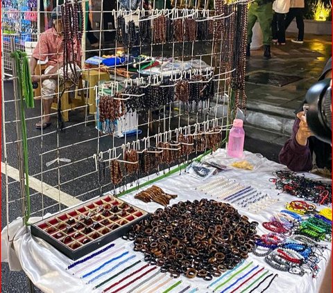 Berkunjung ke Ngarsopuro Night Market, Destinasi Wisata Malam di Kota Solo Surganya Anak Muda