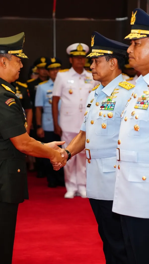 Sertijab Pati TNI, Mantan Ajudan Jokowi Resmi Jabat Pangkogabwilhan II