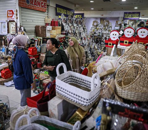 FOTO: Laris Manis Penjualan Parsel dan Hampers Jelang Natal dan Tahun Baru