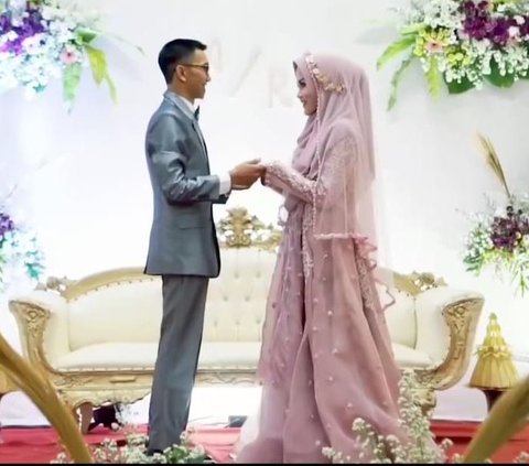 Curhat Pengantin Bikin Baju Syar'i Sendiri Sampai Rombak Desain 3 Kali