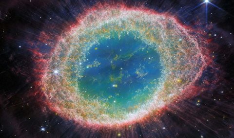 <b>Nebula Cincin</b>