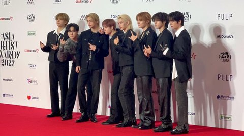 Potret Kompak dan Ganteng Boygroup K-Pop di Red Carpet Asia Artist Awards 2023