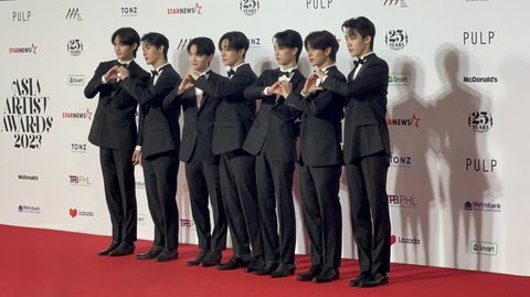 Potret Kompak dan Ganteng Boygroup K-Pop di Red Carpet Asia Artist Awards 2023