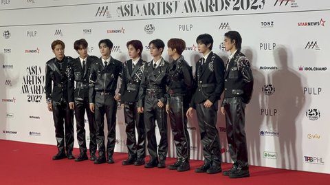 Potret Kompak dan Ganteng Boygroup K-Pop di Red Carpet Asia Artist Awards 2023