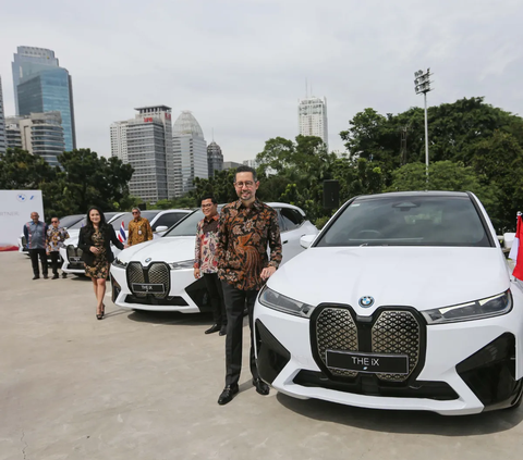 <b>3. BMW iX Xdrive</b><br><br>SUV listrik asal Jerman ini mencatat penjualan 533 unit periode Januari – November 2023.