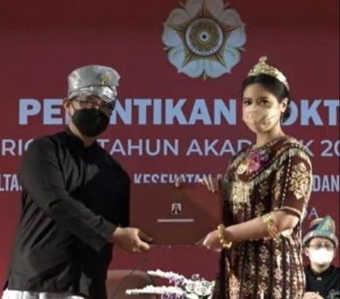 Angela Adinda Nurrina Perkasa Hendropriyono adalah anak kedua Andika Perkasa yang kini sudah resmi meraih gelar dokter dari FKK-MK Universitas Gajah Mada (UGM) Yogyakarta.<br>