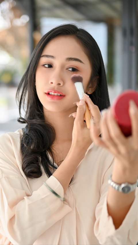 Cream Blush Bikin Makeup Patchy, Perbaiki Cara Pakainya<br>