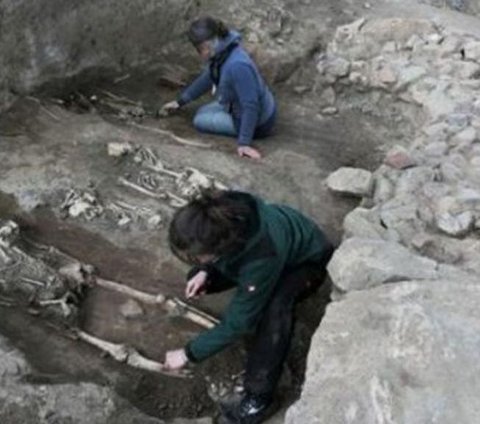 Penemuan Makam Kuno Milik Suami Istri yang Terpendam Bersama Harta Karun
