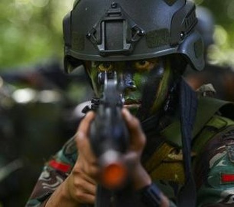 Kehabisan Peluru, Prajurit Kopassus Cabut Pisau Komando Tewaskan 6 Musuh di Medan Tempur