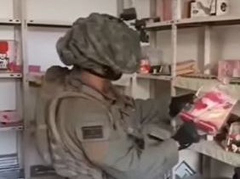 Tentara Israel Rusak dan Obrak-abrik Toko Mainan Anak Warga Palestina, Warganet Sebut 'Tak Beradab'