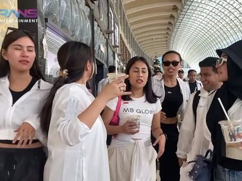 Ini Momen Nagita Slavina Teriak-Teriak Panggil Nia Ramadhani di Mall Singapura