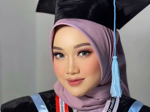 Long-lasting Graduation Makeup Tips, On Point When Wearing a Gown!