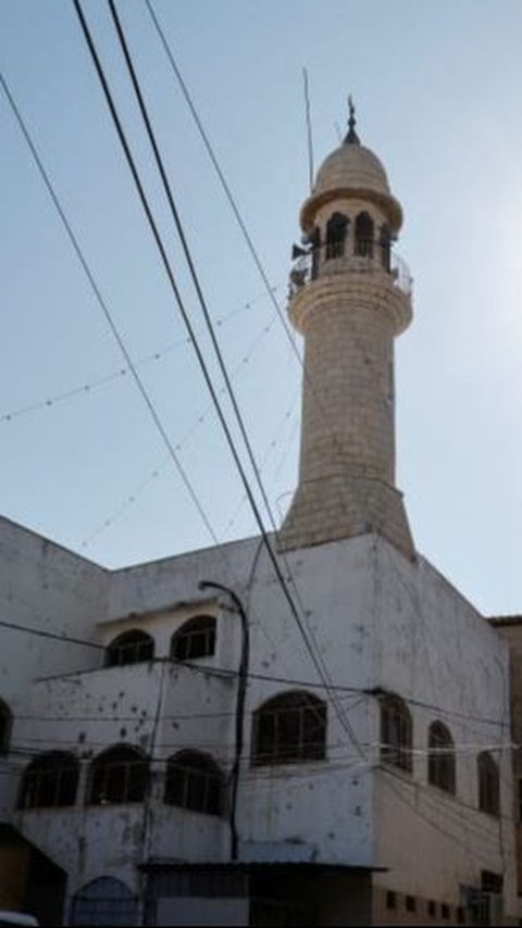 Viral Video Tentara Israel Masuk Masjid di Palestina dan Baca Doa Yahudi Pakai Toa
