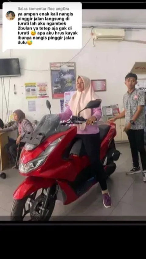 Misi Berhasil Emak Emak Viral Yang Nangis Di Pinggir Jalan Kini Dapat Motor Baru Langsung