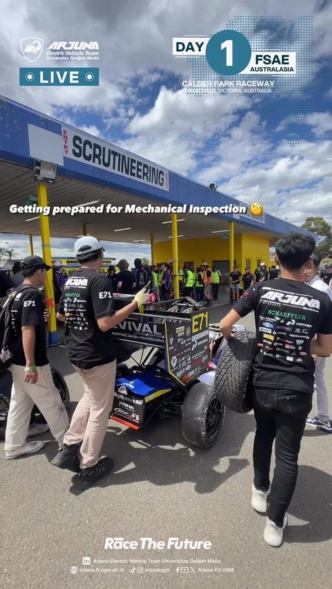 Tegang, Mobil Phoenix AF-04 dari Arjuna EV UGM Akhirnya Lulus Inspeksi Formula SAE 2023