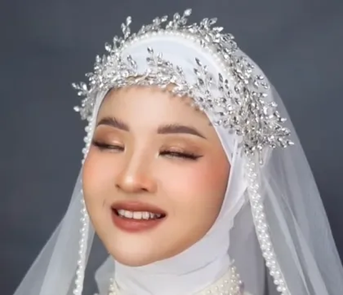 Makeup MUA's Transformation Model Makes People Astonished, Called Similar to Minji from New Jeans