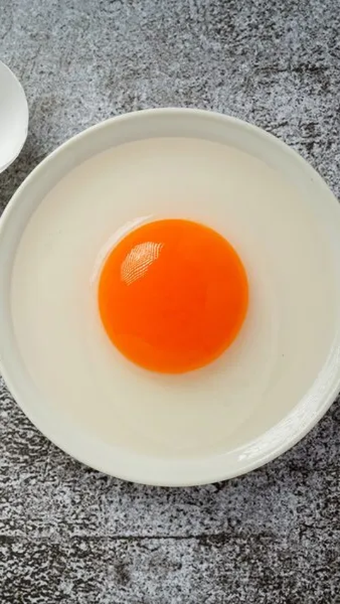 1. Telur: Sumber Protein untuk Rambut Kuat<br>