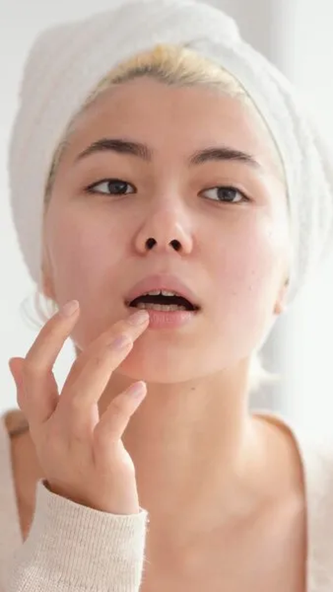 Bibir Kering? Tips Ampuh untuk Menjaga Kelembapannya