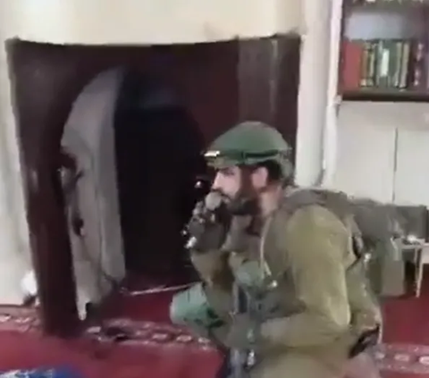 Viral Video of Israeli Soldiers Entering a Mosque in Palestine and Reciting Jewish Prayers Using a Loudspeaker