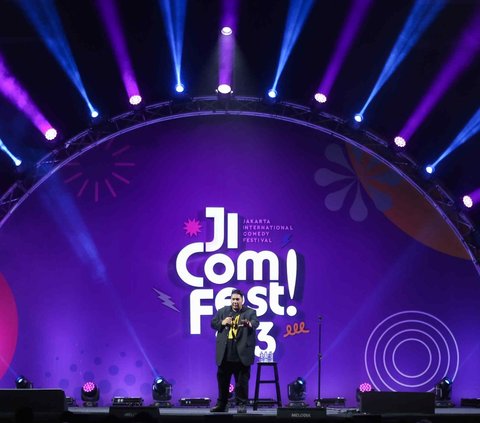 Hari pertama Jakarta International Comedy Festival (Jicomfest) 2023 telah berlangsung pada Jumat (15/12/2023) malam. Festival komedi terbesar di Indonesia yang berlangsung selama dua hari, yakni 15-16 Desember 2023, menampilkan sederet komika ternama tanah air dan luar negeri.