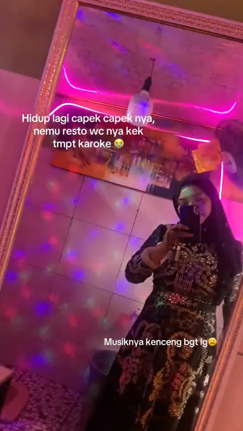Momen Wanita Masuk Toilet Restoran Serasa Tempat Karaoke, Ada Speaker hingga Lampu Kelap-kelip