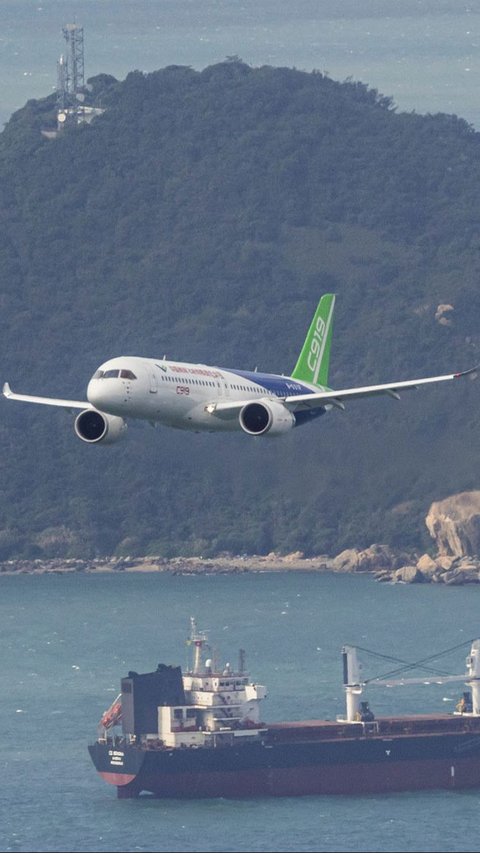 FOTO: Wajah Pesawat Penumpang Pertama Buatan China, Siap Saingi Airbus dan Boeing