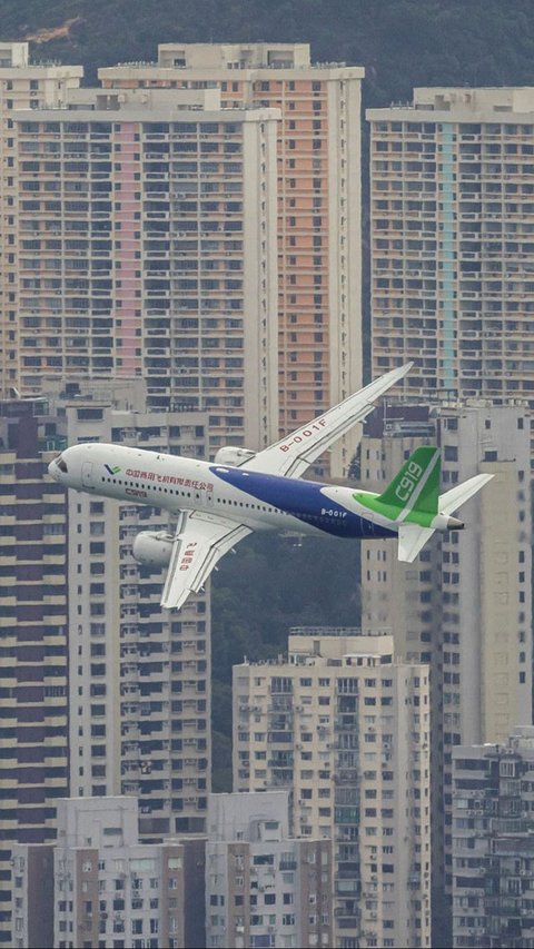 Regulator China berharap pesawat ramping dan berbadan sempit ini mampu menantang model asing, seperti Boeing 737 MAX dan Airbus A320.