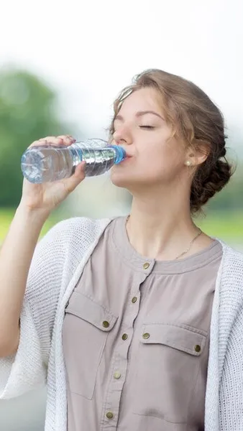 Sebelum mencoba water fasting, konsultasikan dengan profesional kesehatan untuk memastikan keamanan dan efektivitasnya.