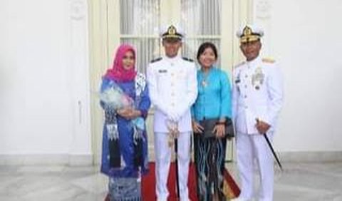 Potret Kompak Letjen Suhartono dan Anak Berseragam TNI AL<br>