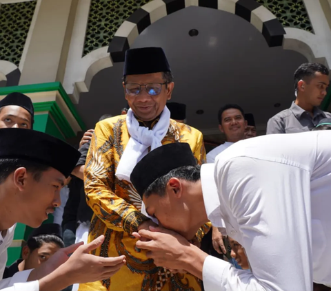 Mahfud Napak Tilas Ponpes Sinarmiskin yang Pernah Disinggahi Gus Dur