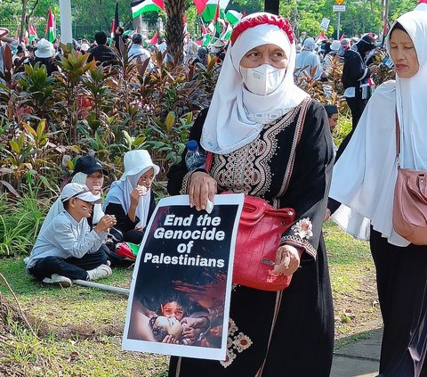 Massa Bela Palestina Gelar Aksi Damai di Kedubes Amerika, Begini Potretnya