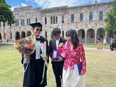 Ganteng dan Pintar, ini Potret Salvaditya Tama Putra Wishnutama saat Momen Wisuda di University of Queensland Australia