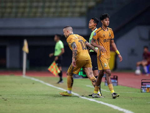 FOTO: Debut di BRI Liga 1, Radja Nainggolan Sukses Antar Bhayangkara FC Cetak Tiga Poin Usai Menghajar Persita Tangerang
