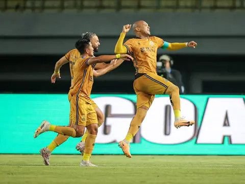 FOTO: Debut di BRI Liga 1, Radja Nainggolan Sukses Antar Bhayangkara FC Cetak Tiga Poin Usai Menghajar Persita Tangerang