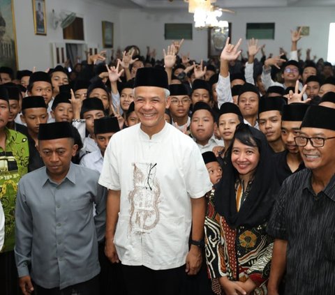 Ganjar Siap Jalankan UU Pesantren Jika Menang Pilpres 2024