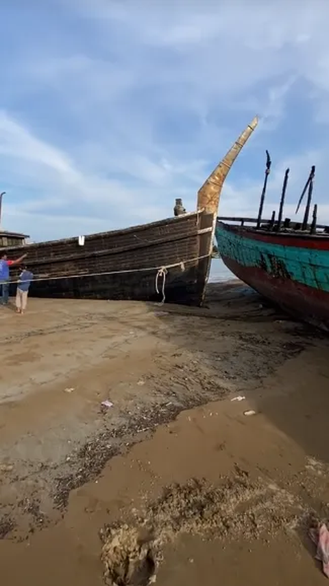 <b>Penampakan Bagian Dalam Kapal Pengungsi Rohingya di Pesisir Aceh, Jadi Sorotan</b><br>