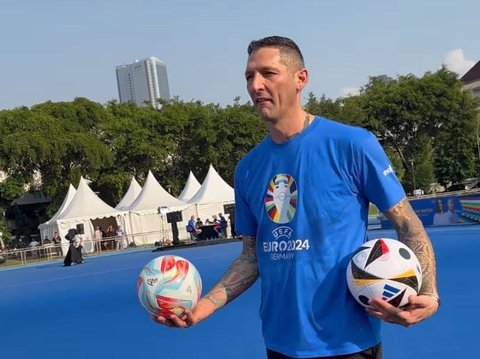 Momen Kocak Rafathar Ajak Dua Legend Sepak Bola Dunia Carles Puyol dan Marco Materazzi Selfie, Netizen Sampai Tertawa Gara-gara ini