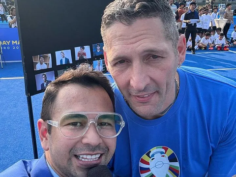 Momen Kocak Rafathar Ajak Dua Legend Sepak Bola Dunia Carles Puyol dan Marco Materazzi Selfie, Netizen Sampai Tertawa Gara-gara ini