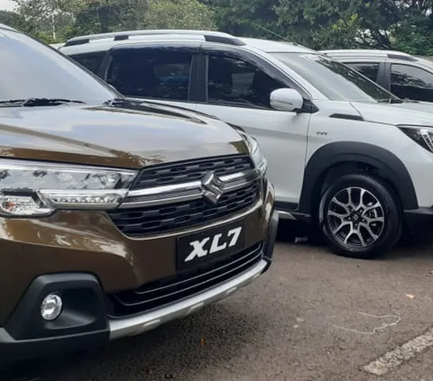 <b>2. Suzuki XL-7 Hybrid<br></b><br>Low SUV ini jadi mobil hybrid kedua terlaris di Indonesia dengan penjualan 6.722 unit. Konsumsi BBM 1:20 km, seperti yang <i>merdeka.com</i> jajal di Yogyakarta. <br>