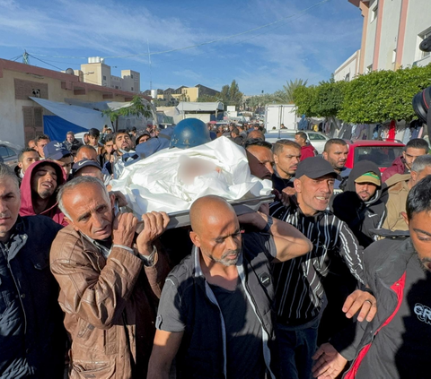 FOTO: Isak Tangis Jurnalis Pecah saat Pemakaman Kameraman Al Jazeera Samer Abu Daqqa yang Tewas Diserang Drone Israel