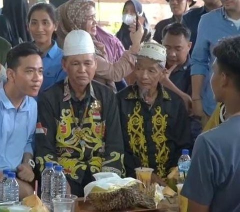 Momen Gibran Ditanya Anak SMK di IKN, Malah Balik Bertanya Tidak Pakai Mic