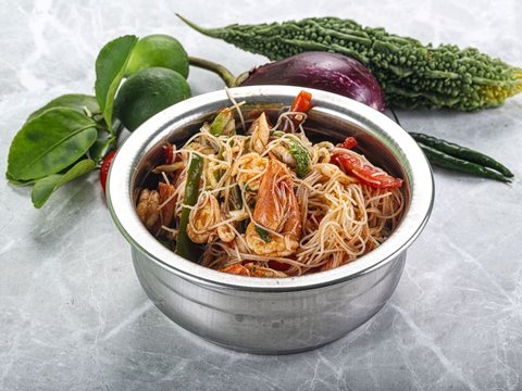 Sweet, Savory, and Spicy Korean-style Bihun Soup Recipe