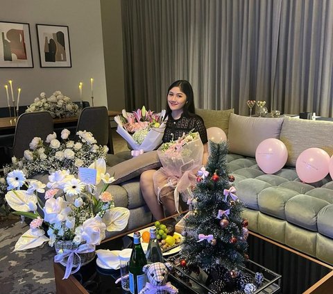 Potret Cantik Erina Gudono Rayakan Anniversary Pernikahan yang Pertama dan Ultah Bersama Suami, Netizen 'Auranya Makin Ayu'