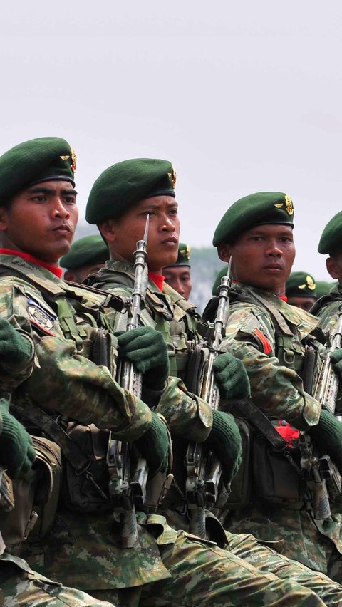 Kecil Cari Uang Menyemir Sepatu Tentara, Ternyata Nasibnya Jadi Jenderal Bintang Empat