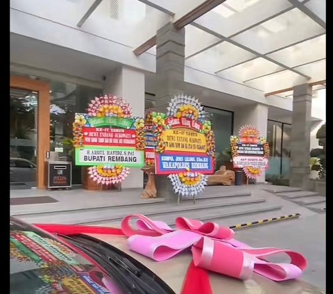 Viral Momen Ulang Tahun Sweet Seventeen di Rembang, Gelar Pesta Mewah hingga Kado Mobil