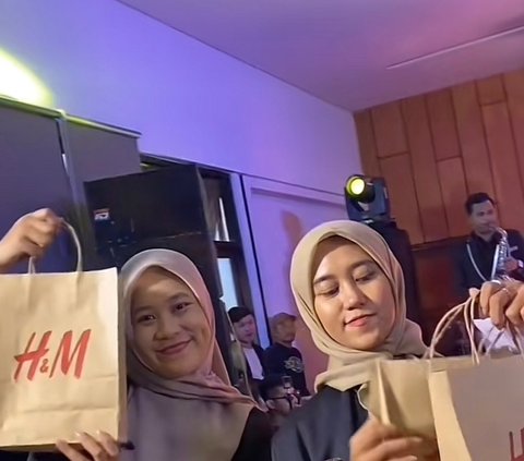 Viral Momen Ulang Tahun Sweet Seventeen di Rembang, Gelar Pesta Mewah hingga Kado Mobil
