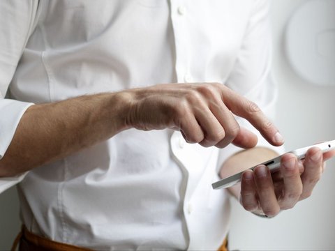 Attention Men, Excessive Use of Mobile Phones Can Decrease Sperm Quality