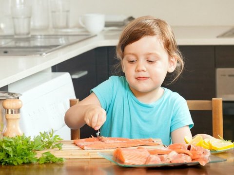 Memahami Perkembangan Tekstur Makanan Pendamping ASI (MPASI) Anak 6 Bulan Hingga 12 Bulan