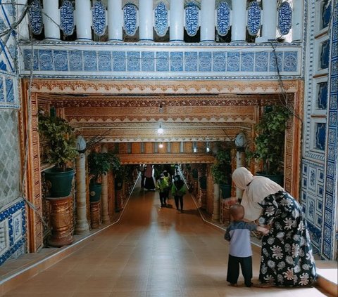 Masjid 10 Lantai di Malang Berdiri Megah tanpa Arsitek, Dibangun Malam Hari Didesain Seorang Kiai